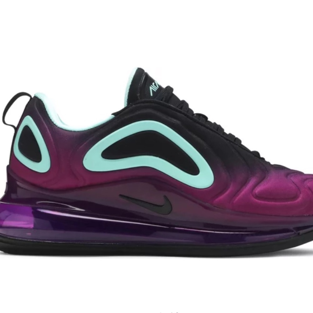 SOLD Nike Air Max 720